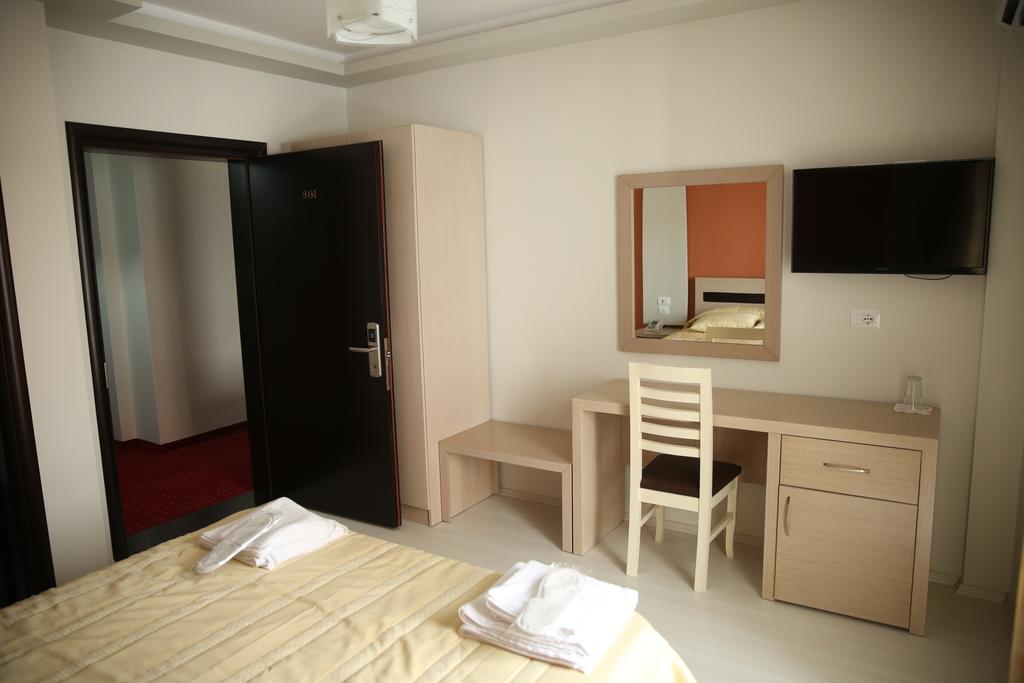 Hotel Pogradeci 객실 사진
