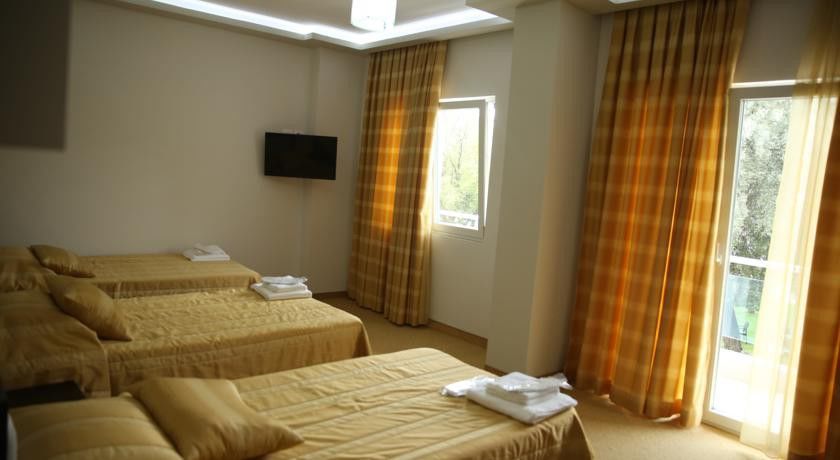 Hotel Pogradeci 외부 사진